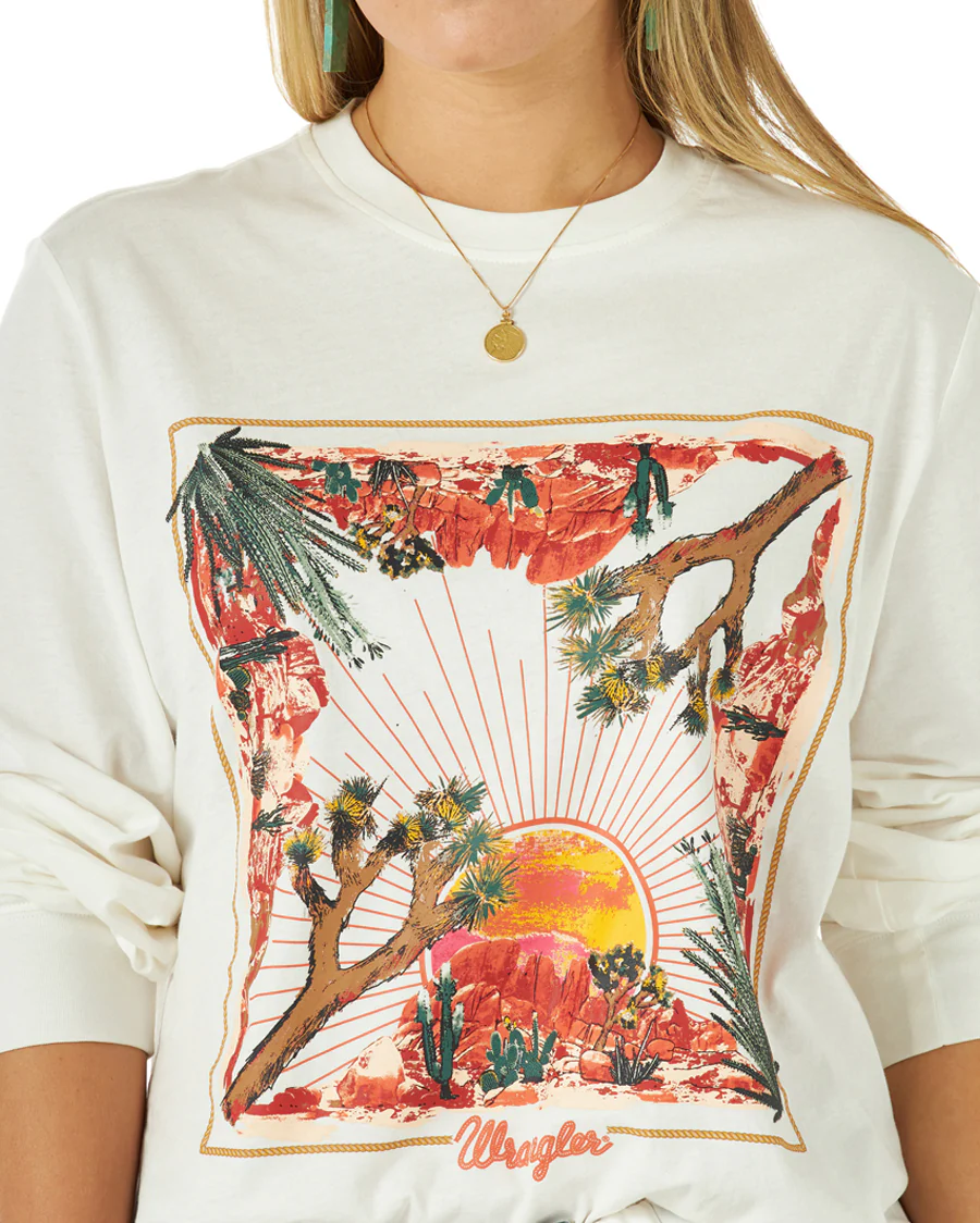 Women's Retro Graphic Tee - Image 3