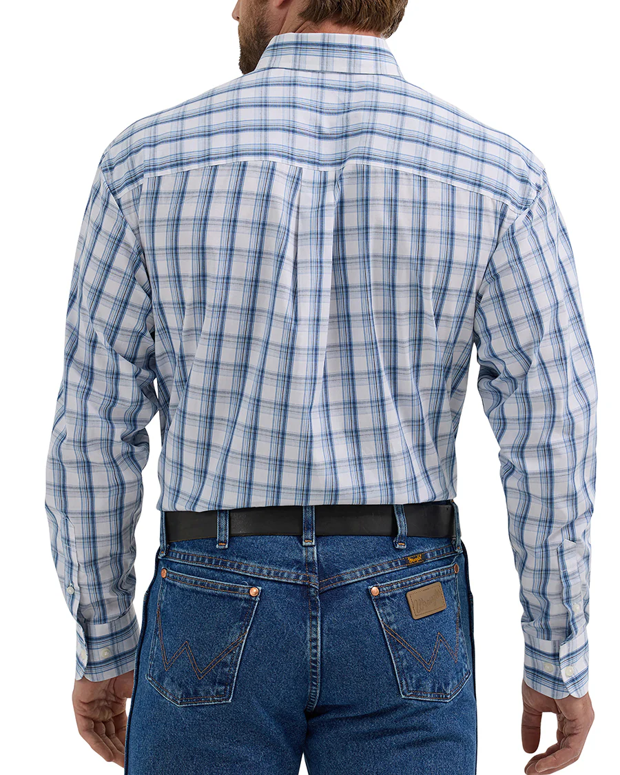 Men's Classics Relaxed Fit Long Sleeve Shirt - Image 2