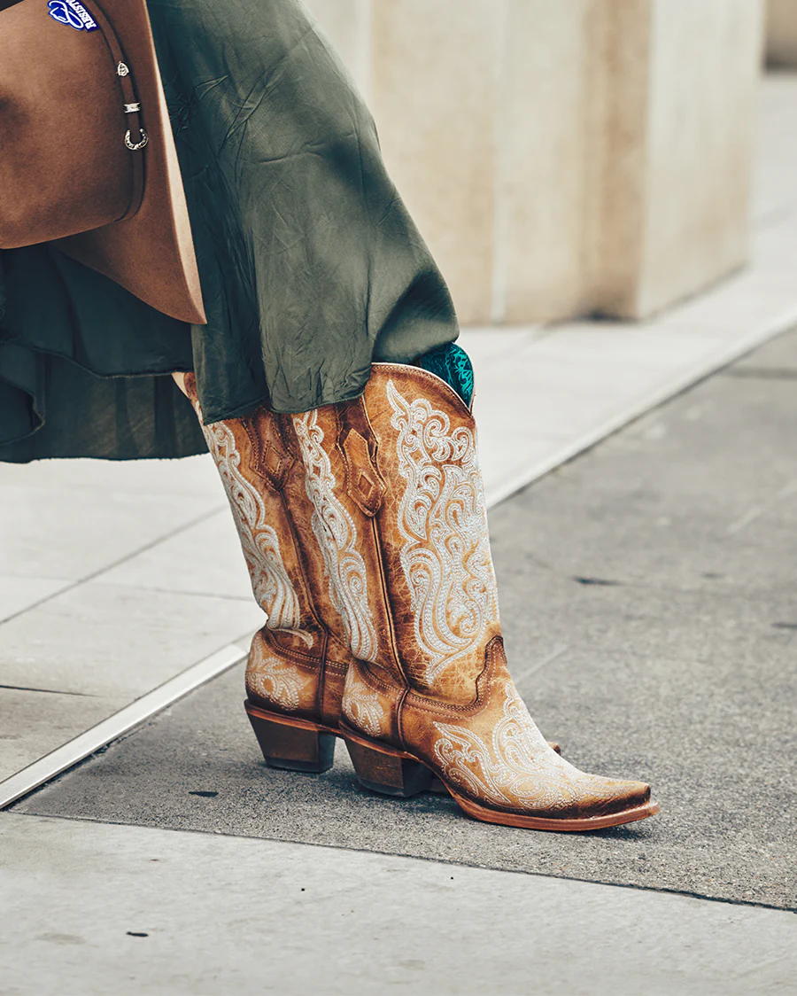 Women's Crackled Luminescent Embroidery Western Boots - Image 2