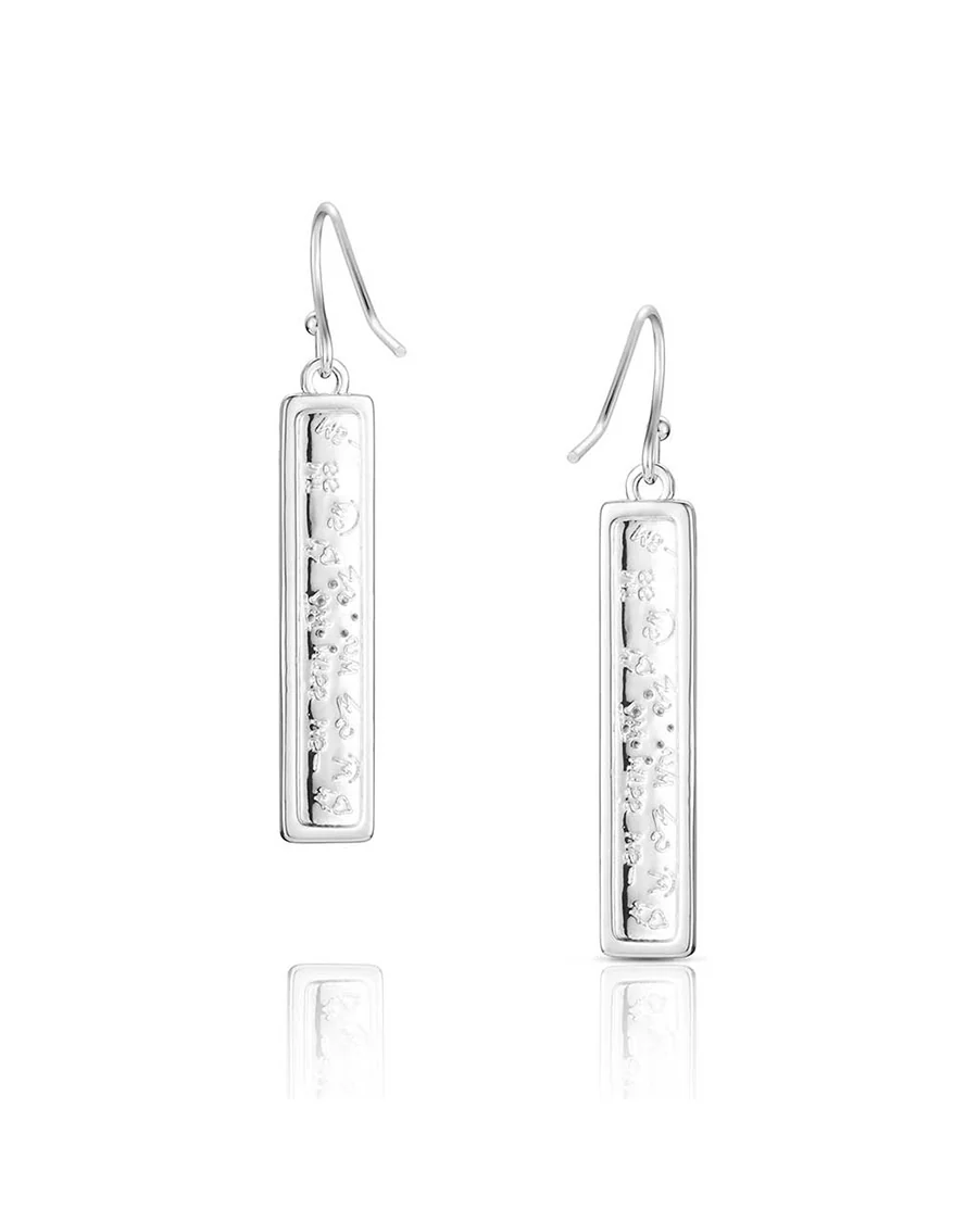 Women's Golden Horizon Bar Earrings - Image 2