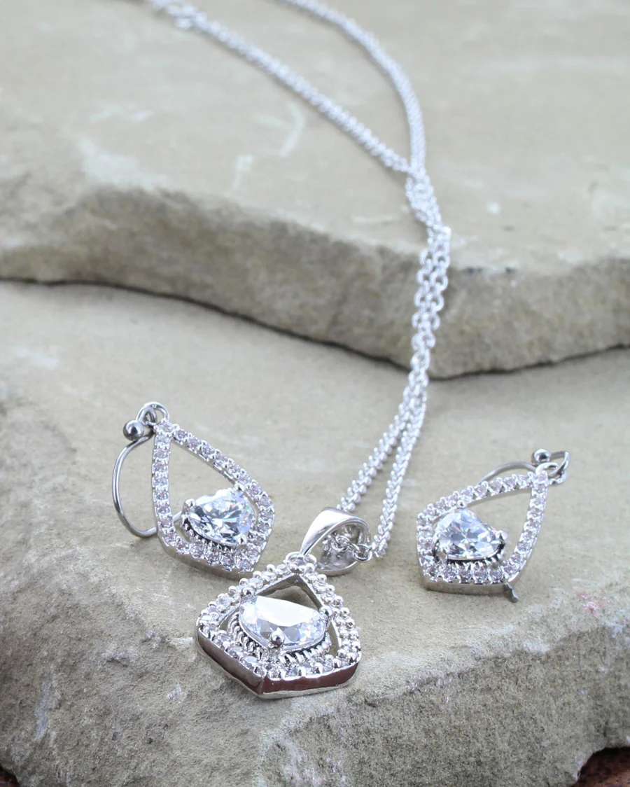 Hearts On A Swing Jewelry Set - Image 2