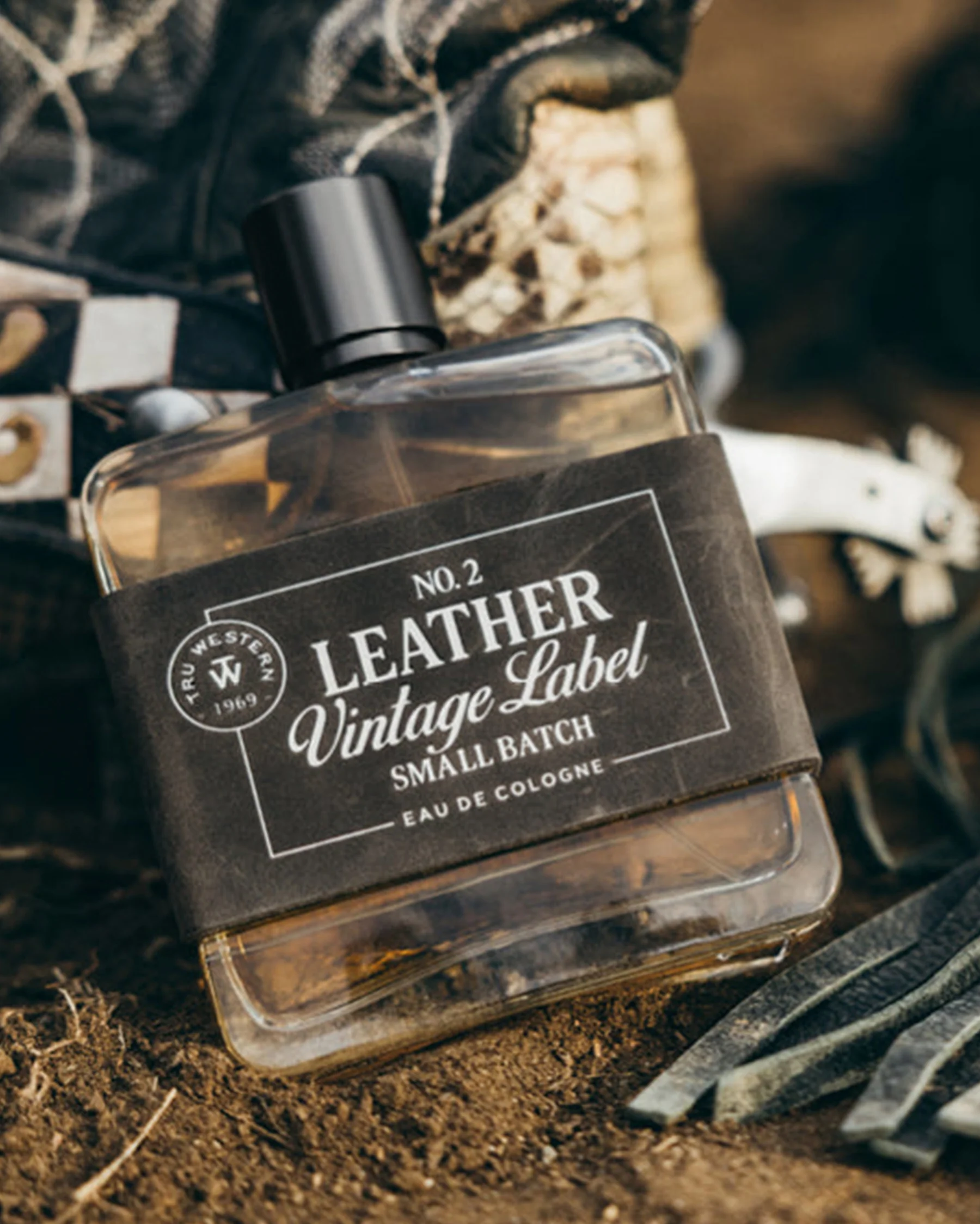 Men's No. 2 Leather Vintage Label Small Batch Cologne - Image 2