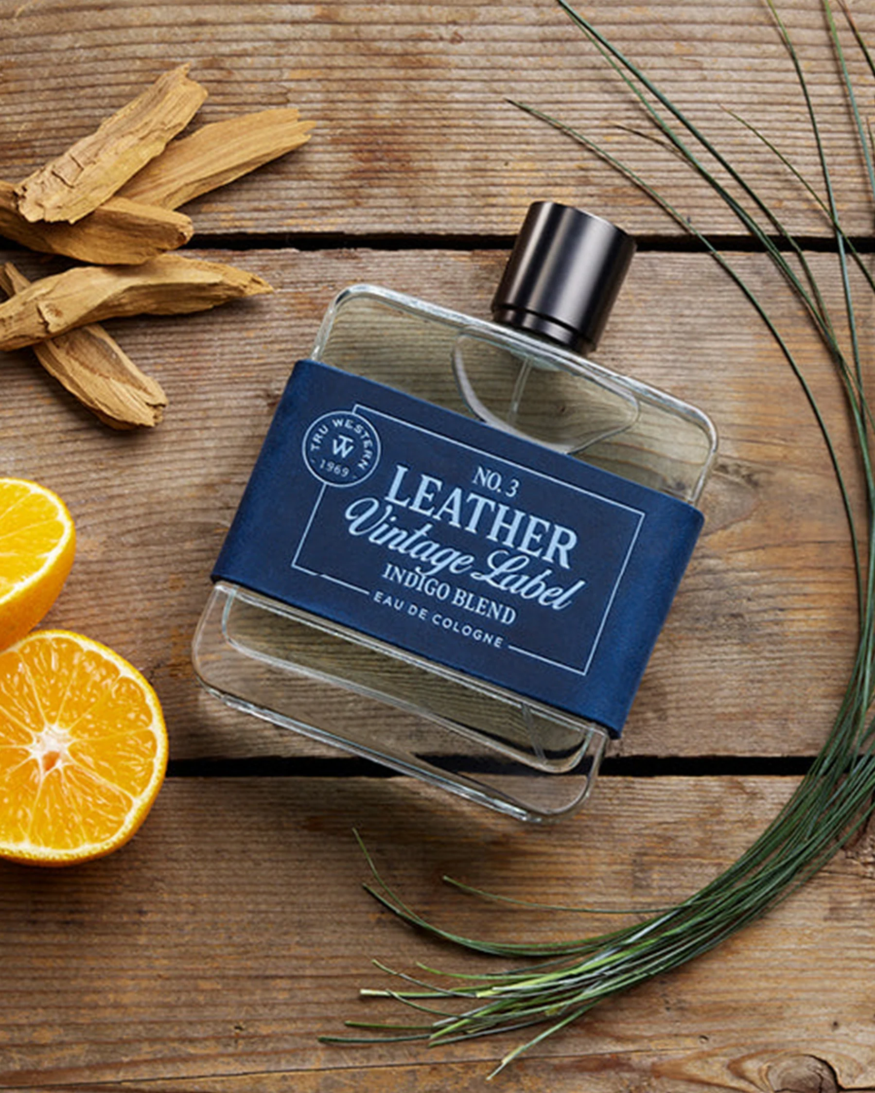Men's No. 3 Leather Vintage Label Indigo Blend Cologne - Image 4